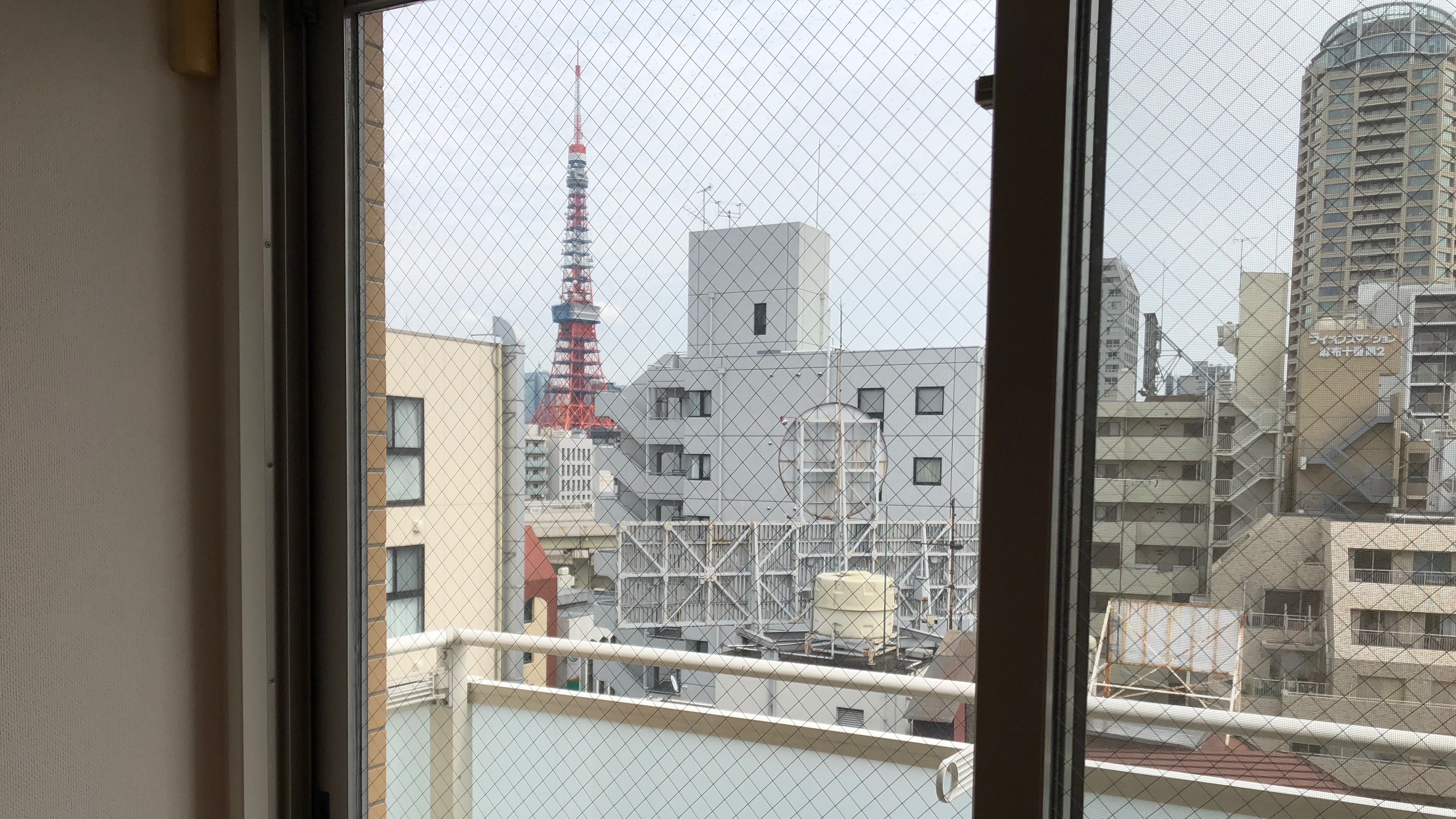 室内からは東京タワーが